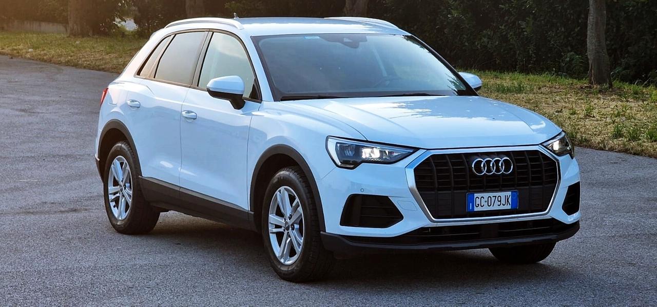 Audi Q3 35 TDI S tronic Business