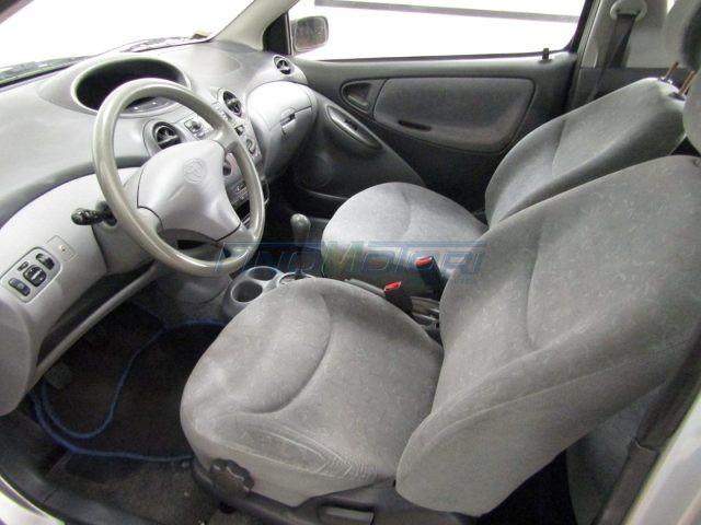 TOYOTA Yaris 1.0i 16V 3 porte