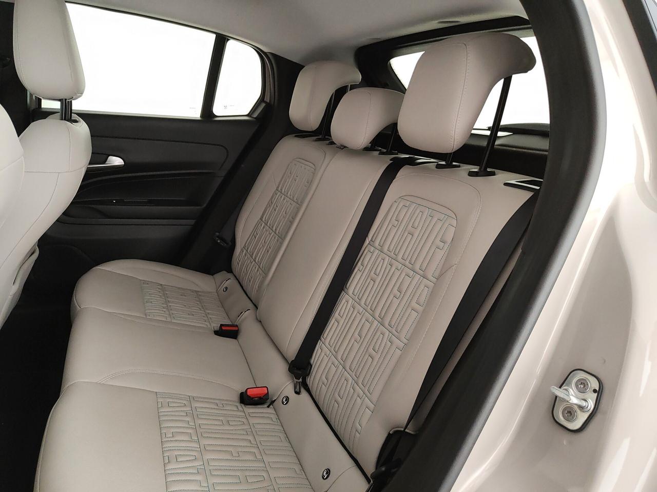 Fiat 600 Hybrid 110 CV DCT MHEV La Prima