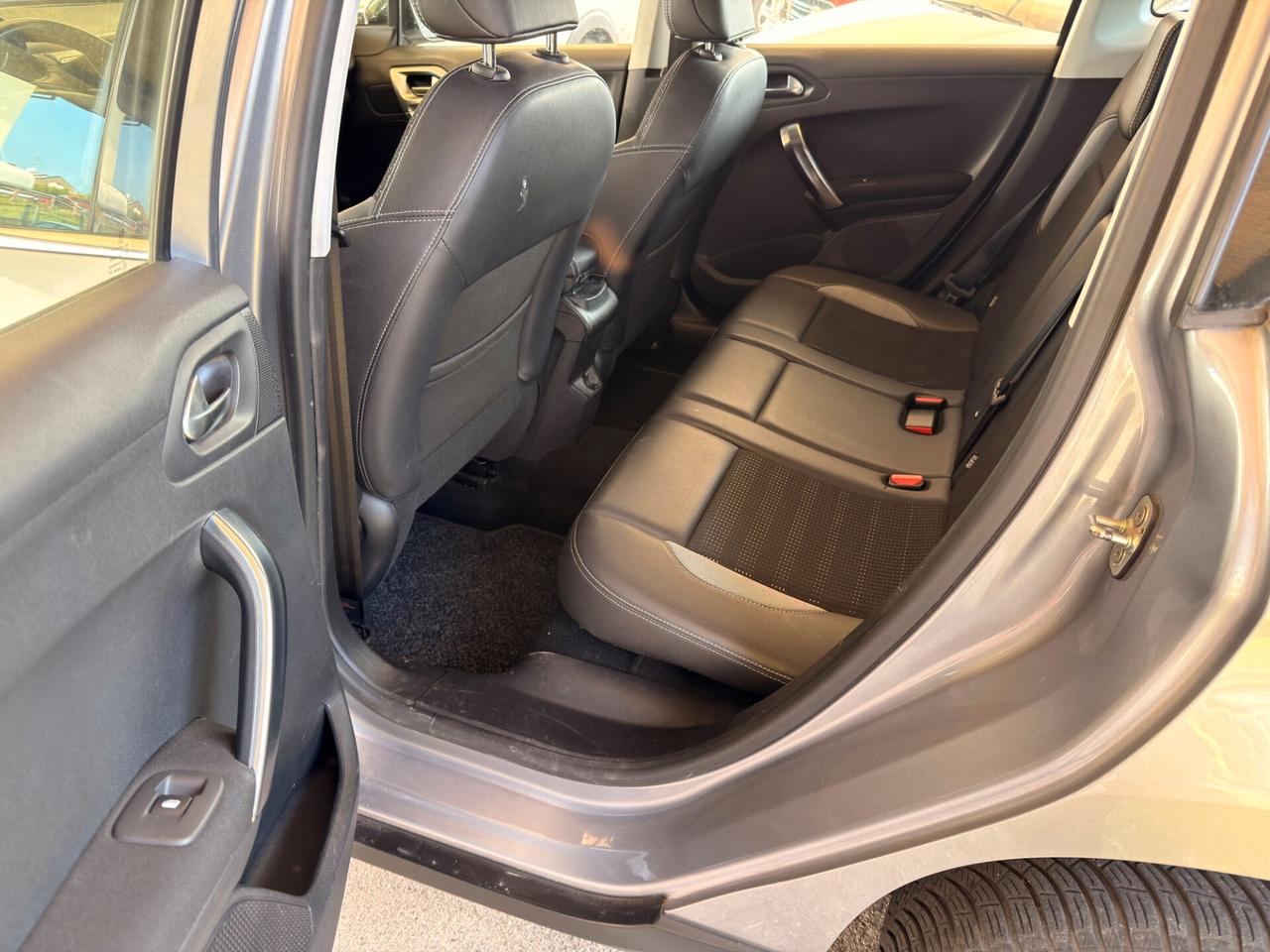 Peugeot 2008 Cambio Automatico KM 100.700