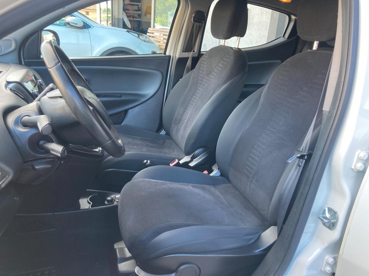 Lancia Ypsilon 1.2 69 CV 5 porte S&S Silver