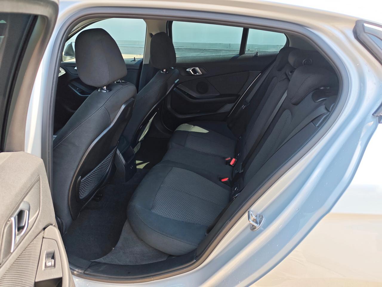 Bmw 116 116d 5p. Business Advantage