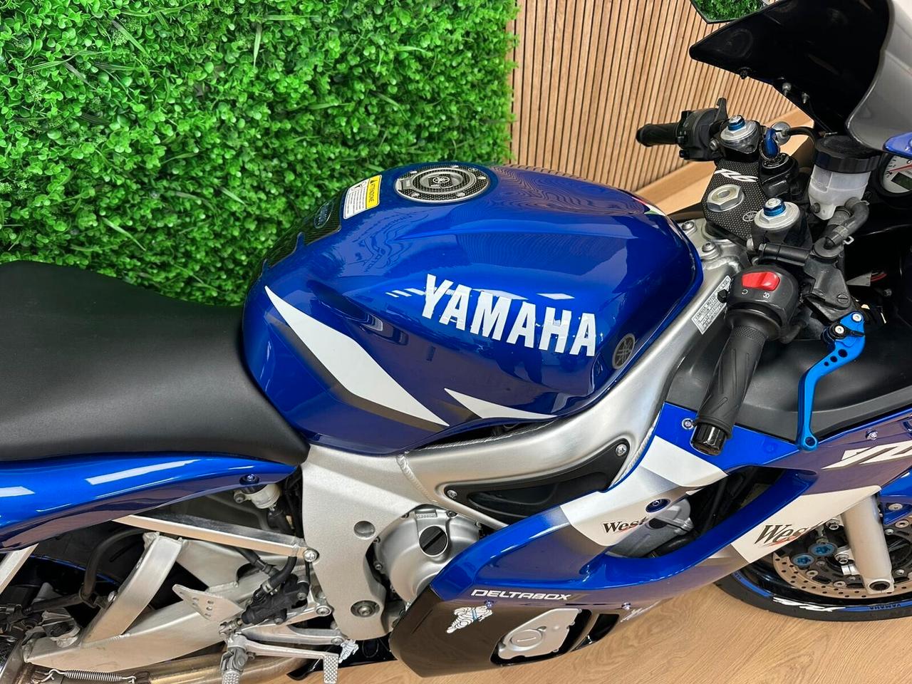 YAMAHA YZF R6 - 30.800KM - NUOVISSIMA - SCARICO MIVV