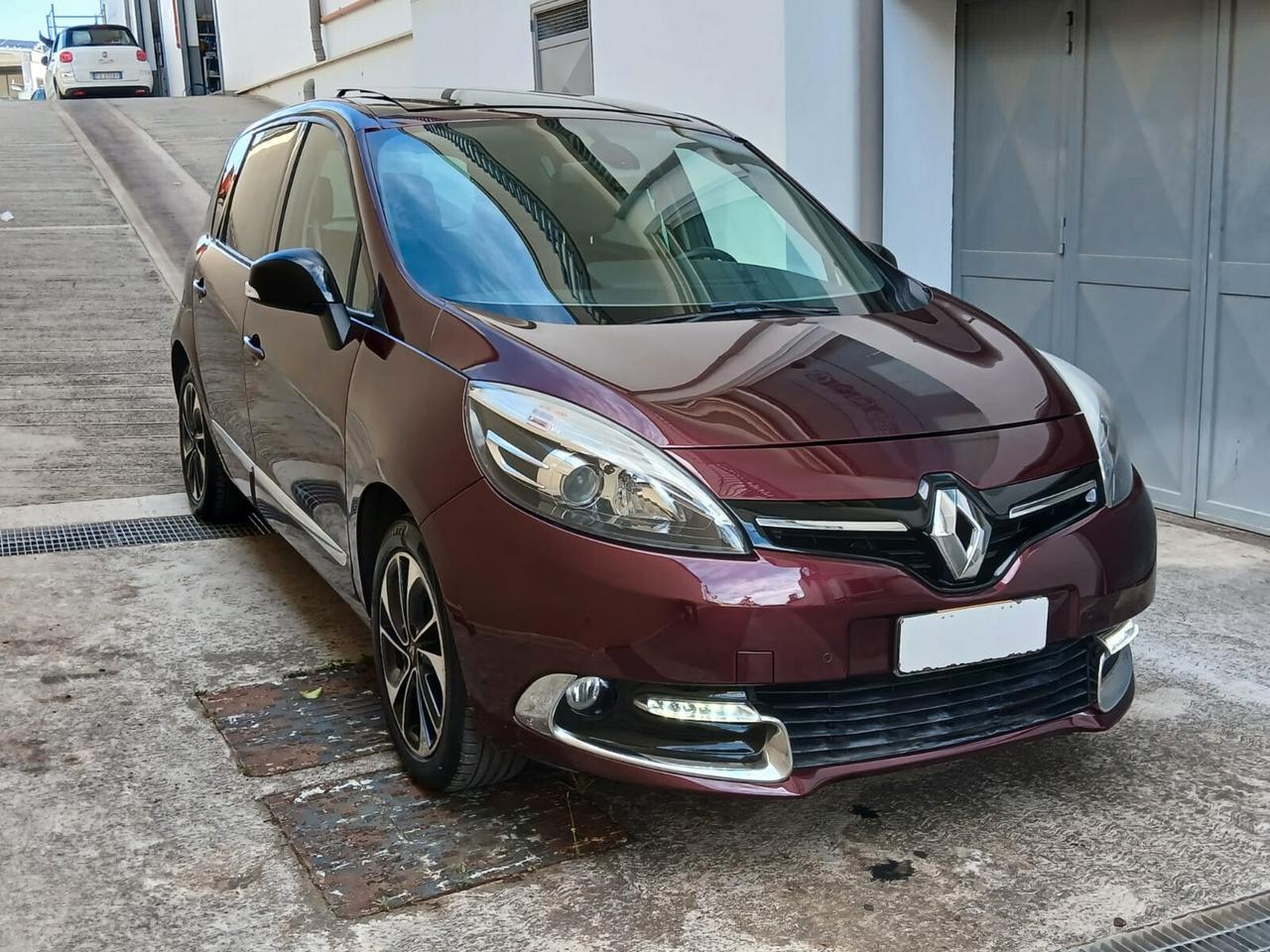 Renault Scenic Scénic XMod 1.5 dCi 110CV EDC Bose