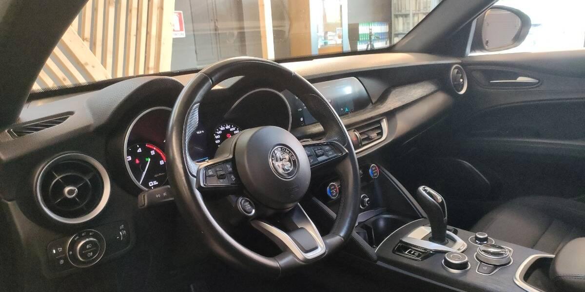 Alfa Romeo Stelvio 2.2 t Business rwd 160cv auto