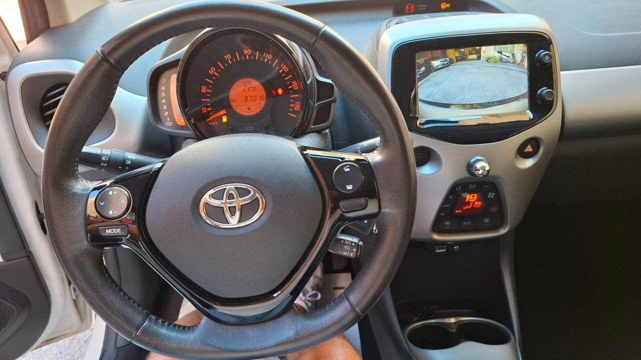Toyota Aygo 1.0 VVT-i 69 CV 5 porte x-clusiv
