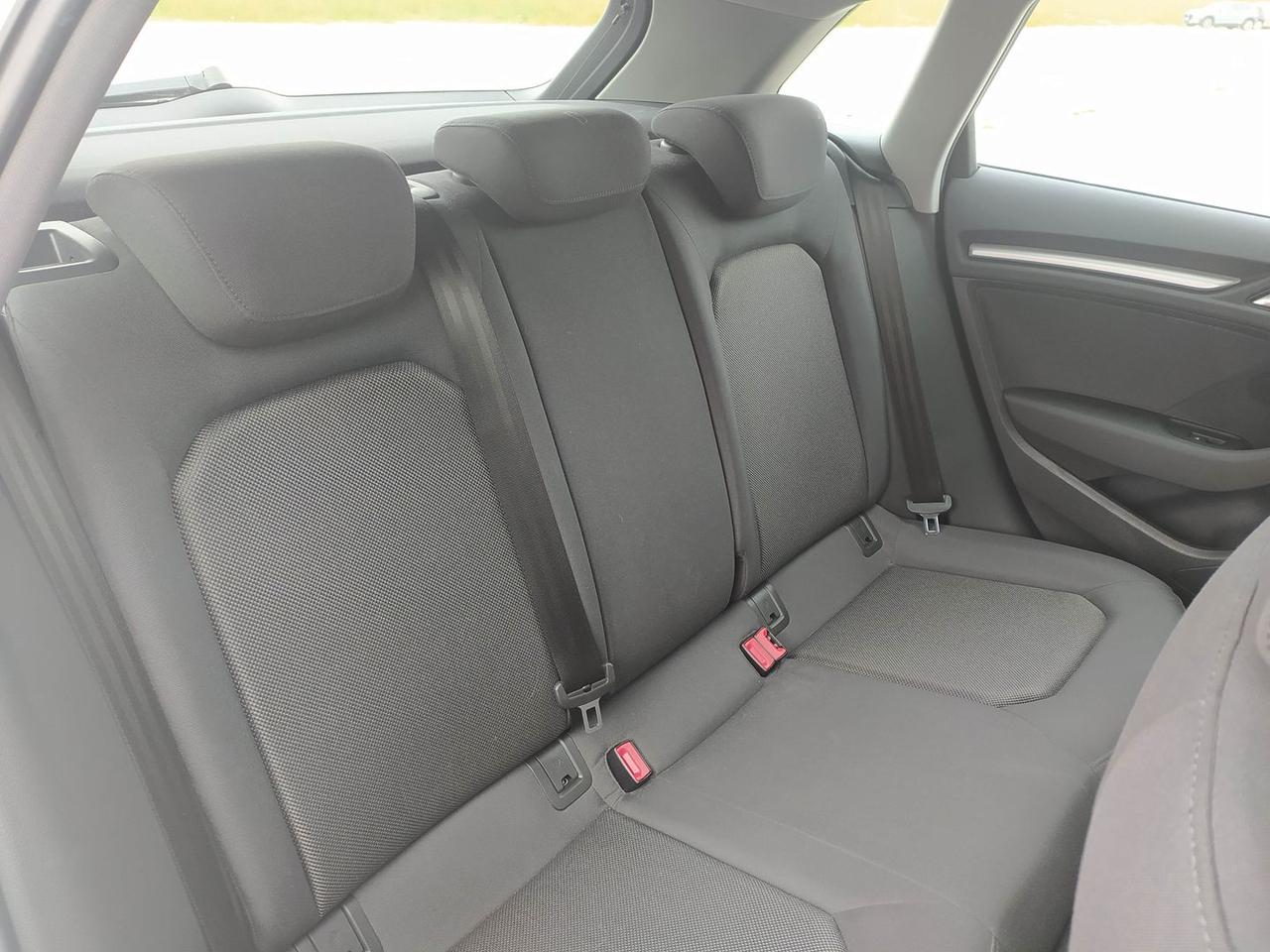 Audi A3 Business Line 2.0 35 TDI #7770