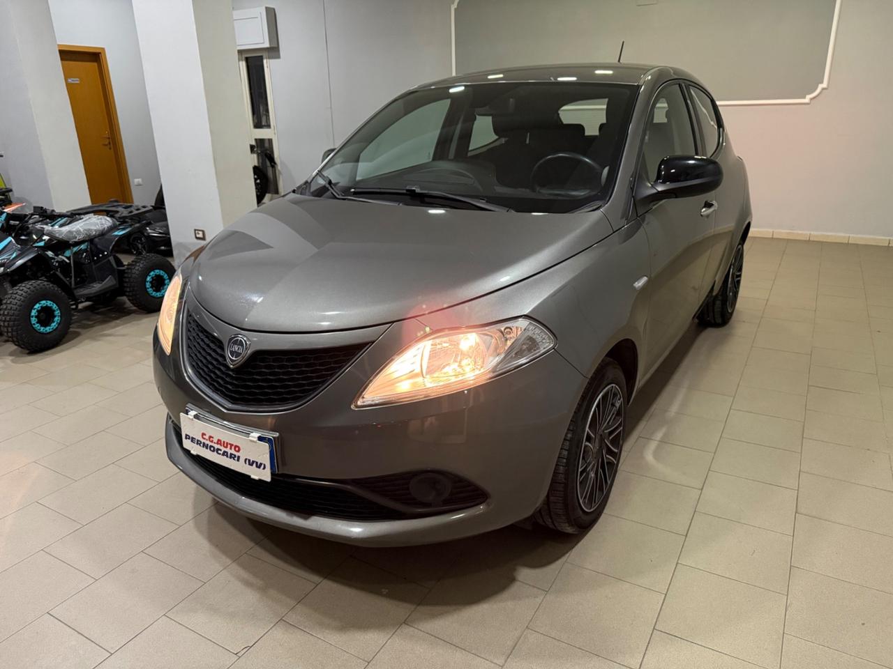 Lancia Ypsilon 1.2 69 CV 5 porte S&S Gold