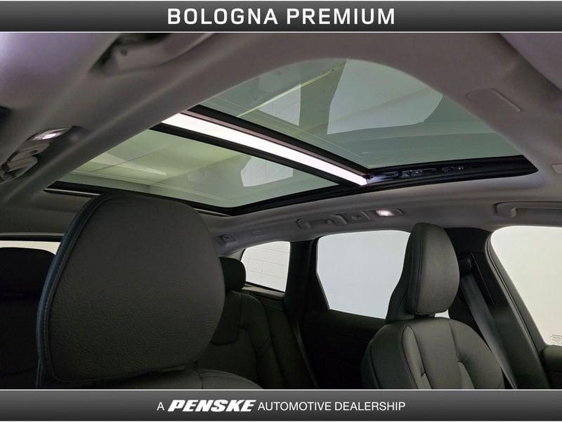 Volvo XC60 T6 Plug-in hybrid AWD automatico Plus Dark