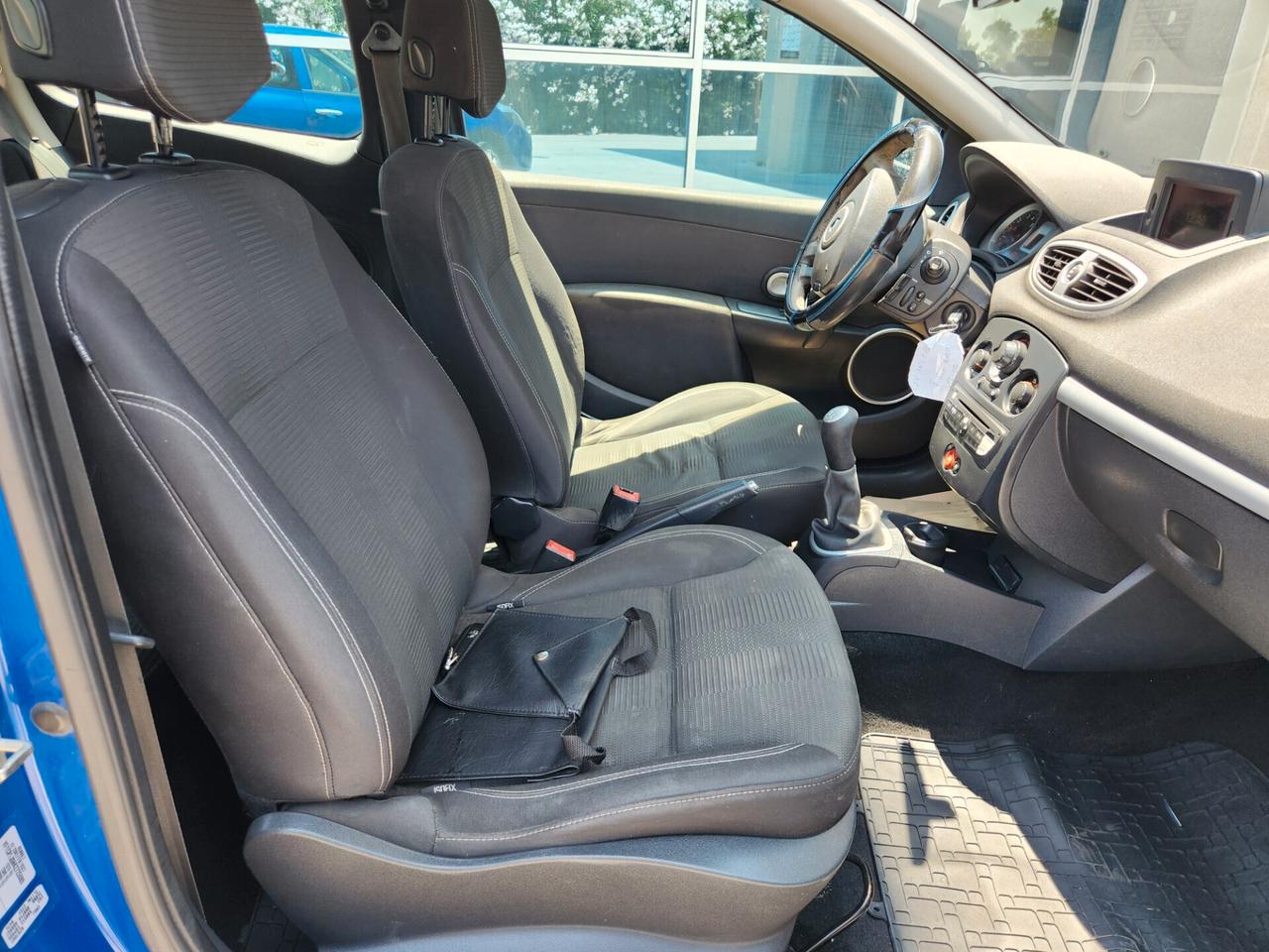 Renault Clio 1.2 16V 3 porte Dynamique