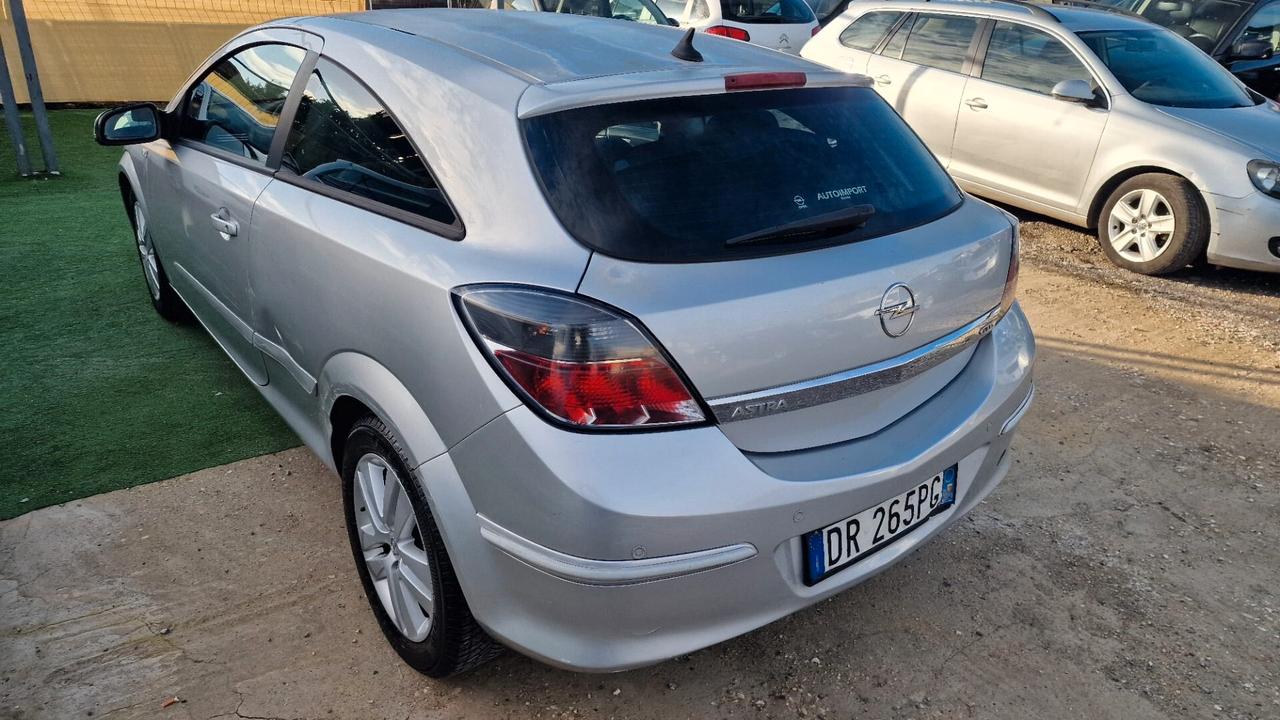 Opel Astra GTC 1.4 benzina 3 porte Enjoy