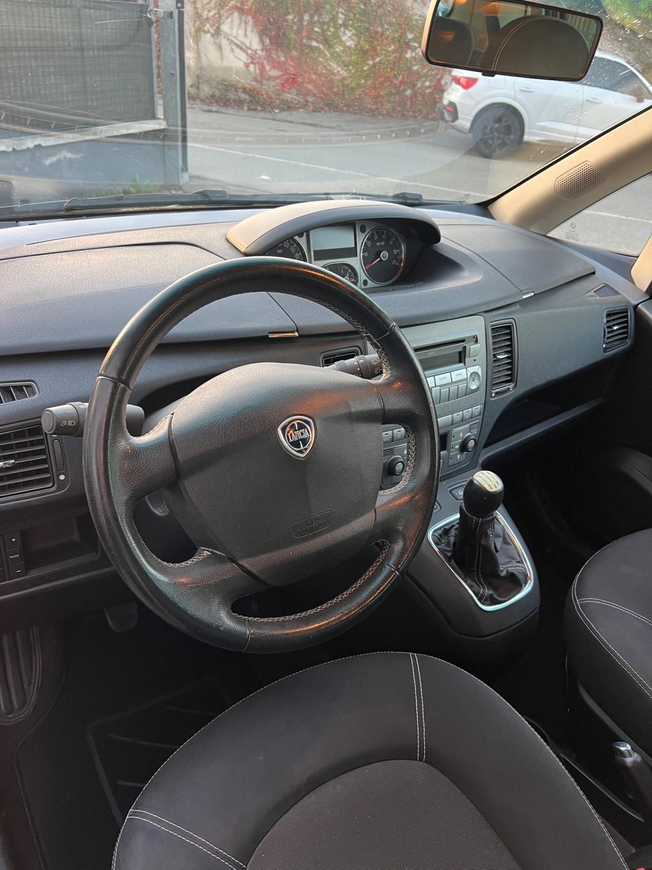 Lancia MUSA 1.3 Mjt 95 CV Gold CARROZZERIA DA VEDERE