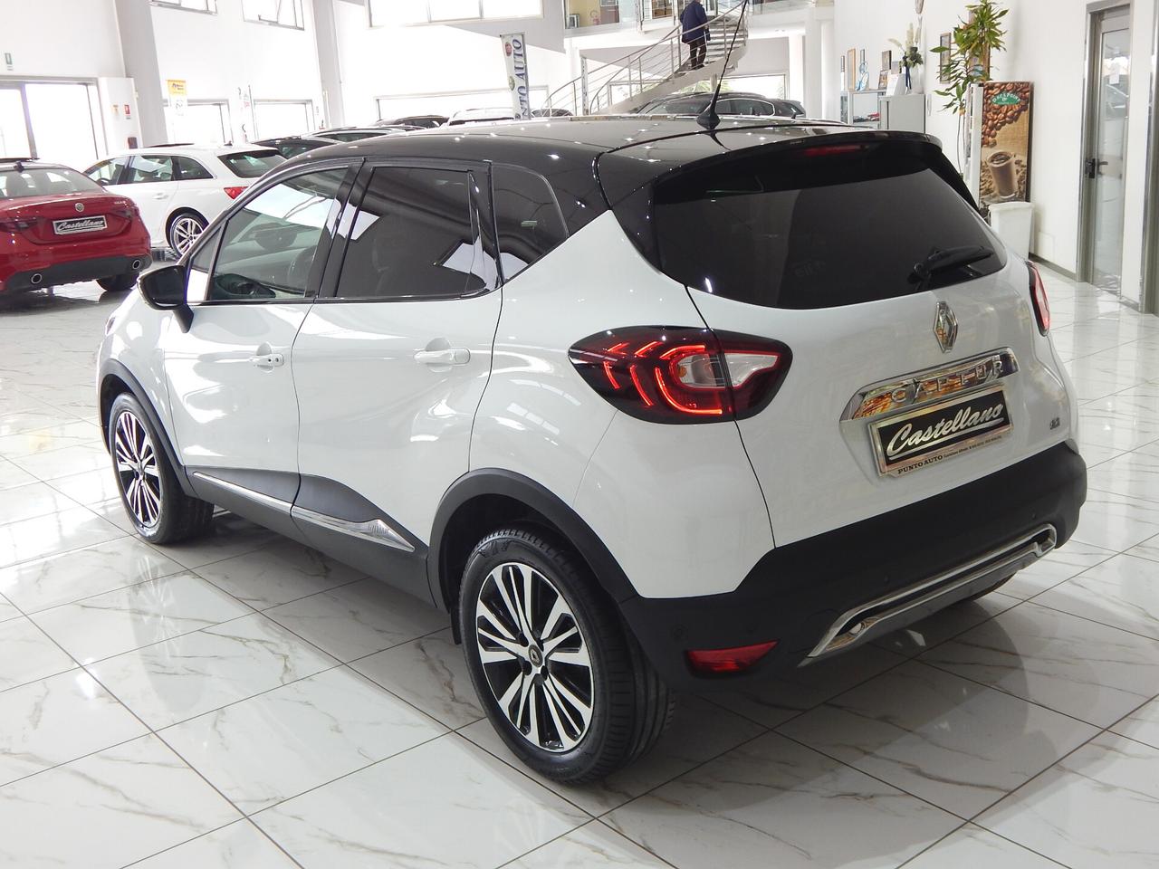 Renault Captur 1.5 dci Initiale Paris 110cv NAVI-PELLE-PARK-LED