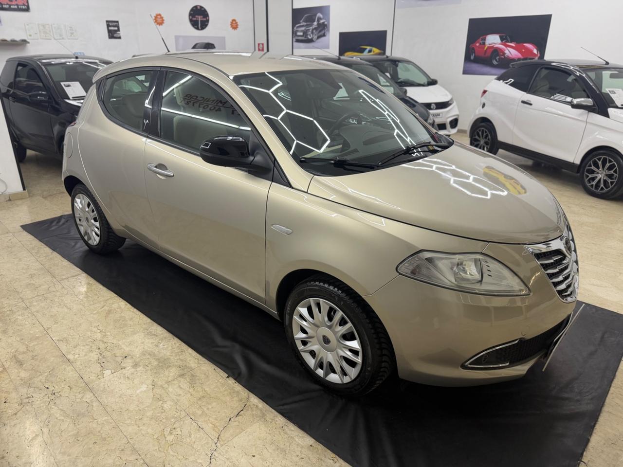 Lancia Ypsilon 1.2 69Cv