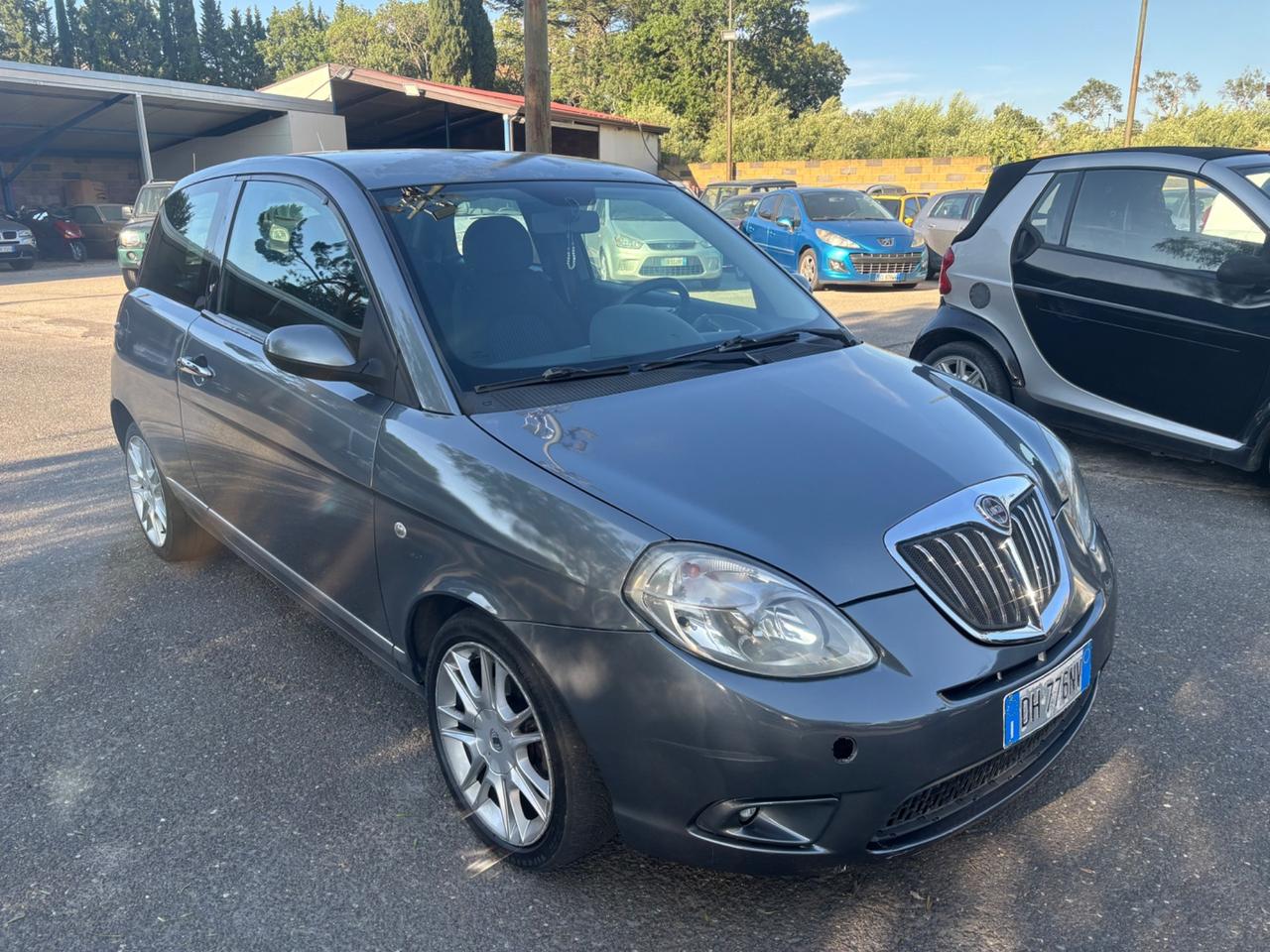 Lancia Ypsilon 1.3 MJT 75 CV Platino
