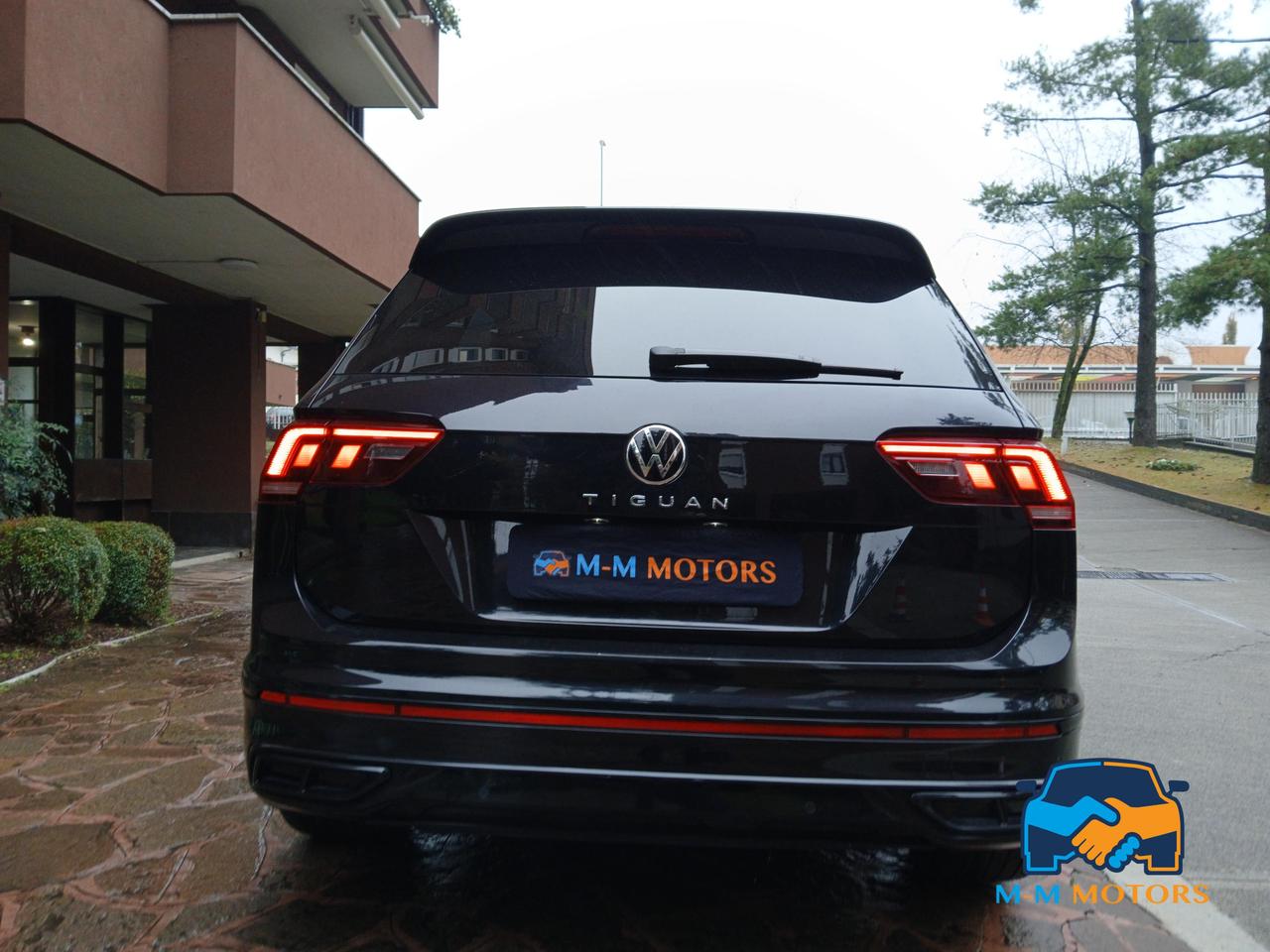 Volkswagen Tiguan 2.0 tdi R-Line 150cv dsg