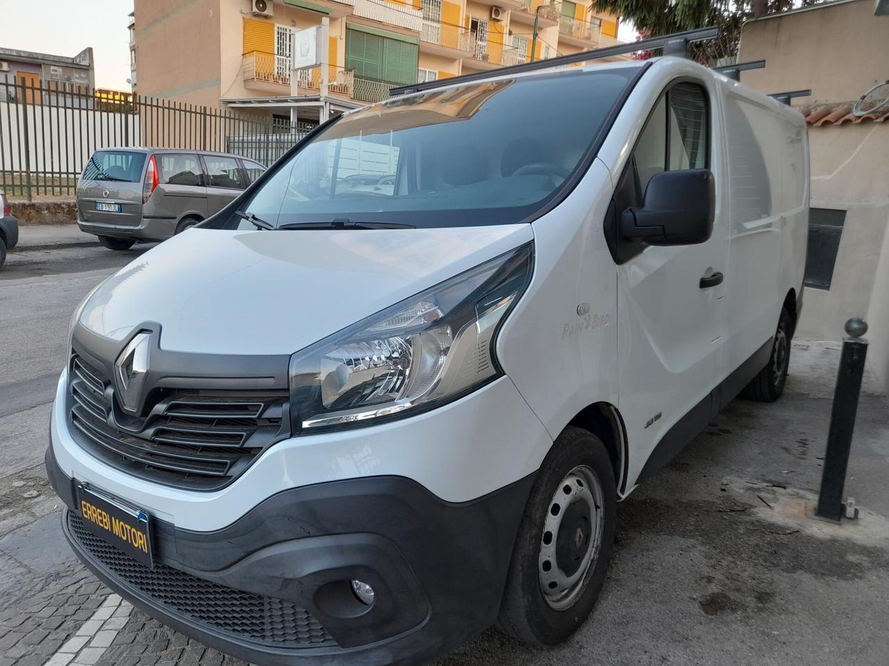 RENAULT TRAFIC 2014