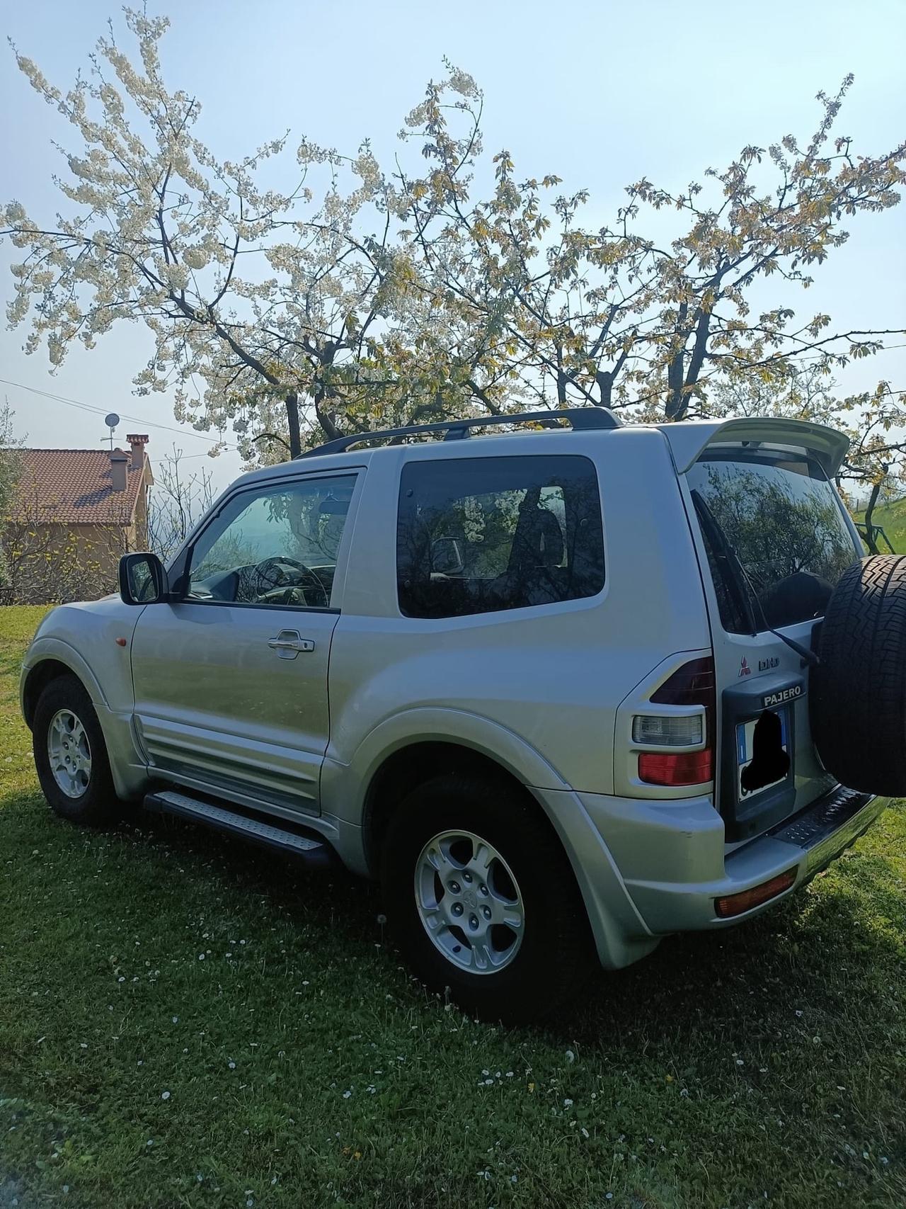 Mitsubishi Pajero 3.2 16V DI-D 3p. GLX