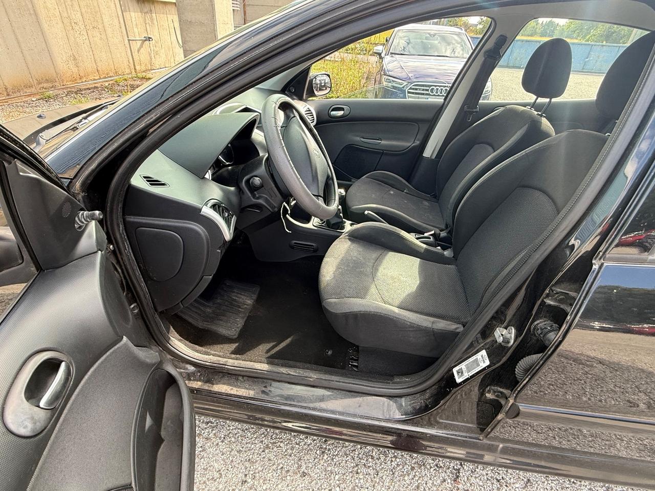 Peugeot 206 Plus 1.1 60CV 5p. ONE Line