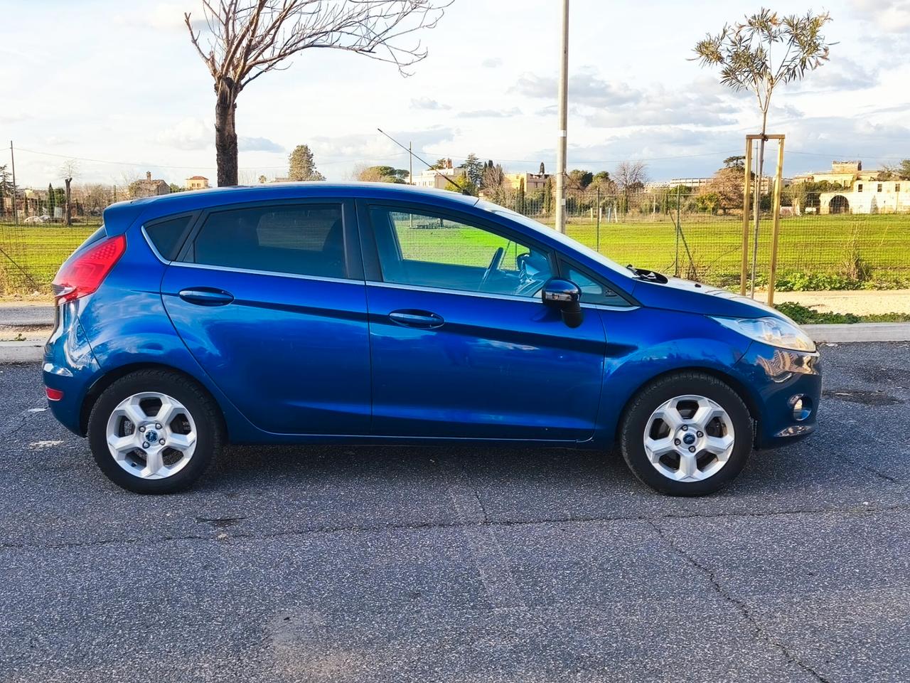 Ford Fiesta 1.4 5 porte Bz.- GPL Titanium