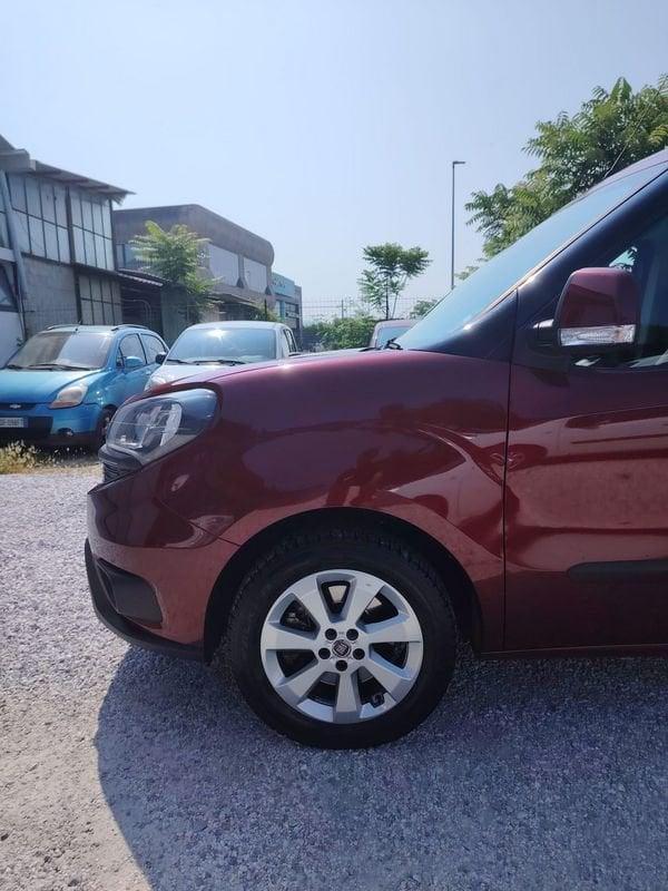 FIAT Doblò 1.4 T-Jet 16V Natural Power Lounge