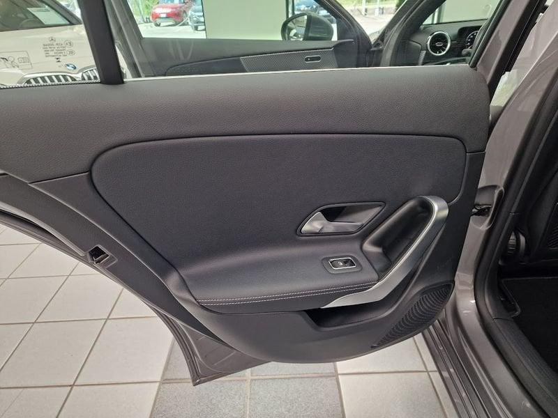 Mercedes-Benz Classe A A 180 Automatic Progressive Adv Plus IVA ESPOSTA