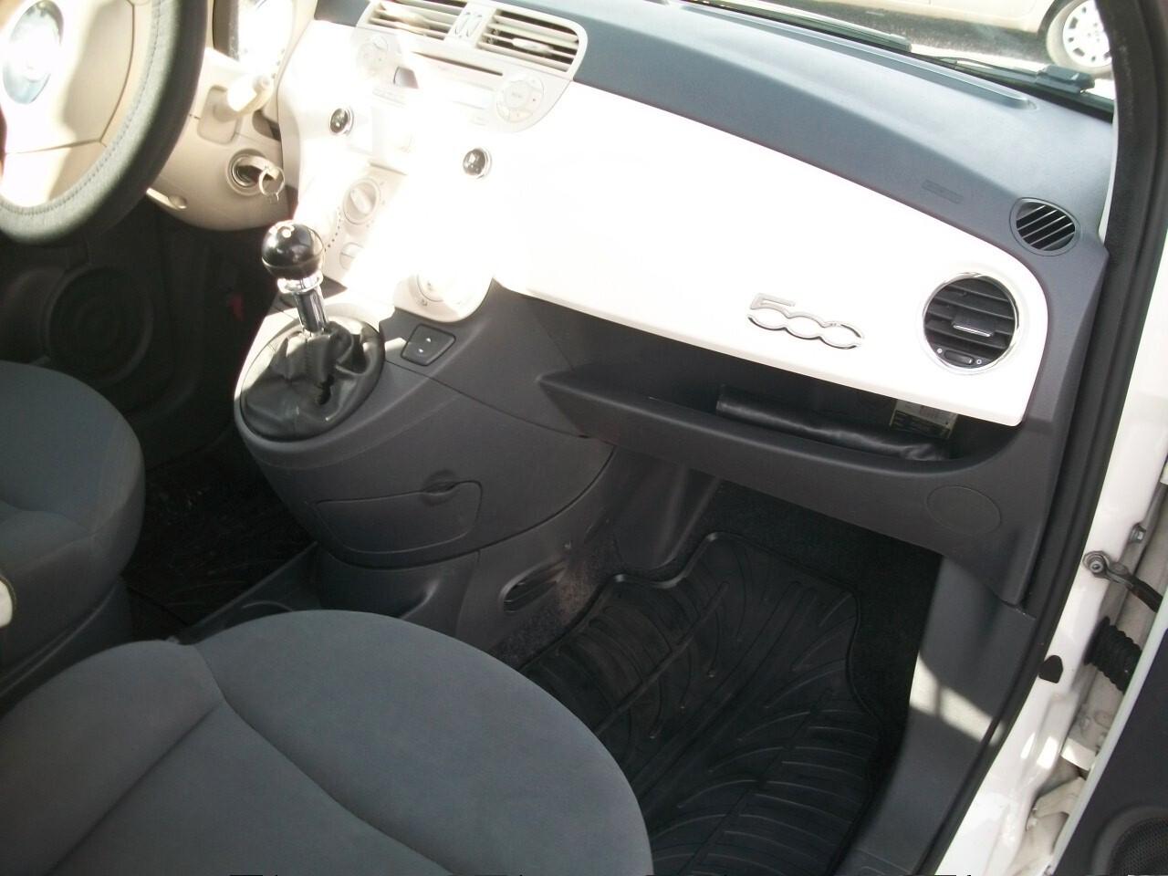 Fiat 500 1.2 Lounge DEL 2011 CC 1242 EURO 05 KM 174722 SI NUOVI PATENTATI EURO 4990,00 PIU PASSAGGIO E PER AVERE GARANZIA DI UN ANNO EURO 350,00 IN PIU