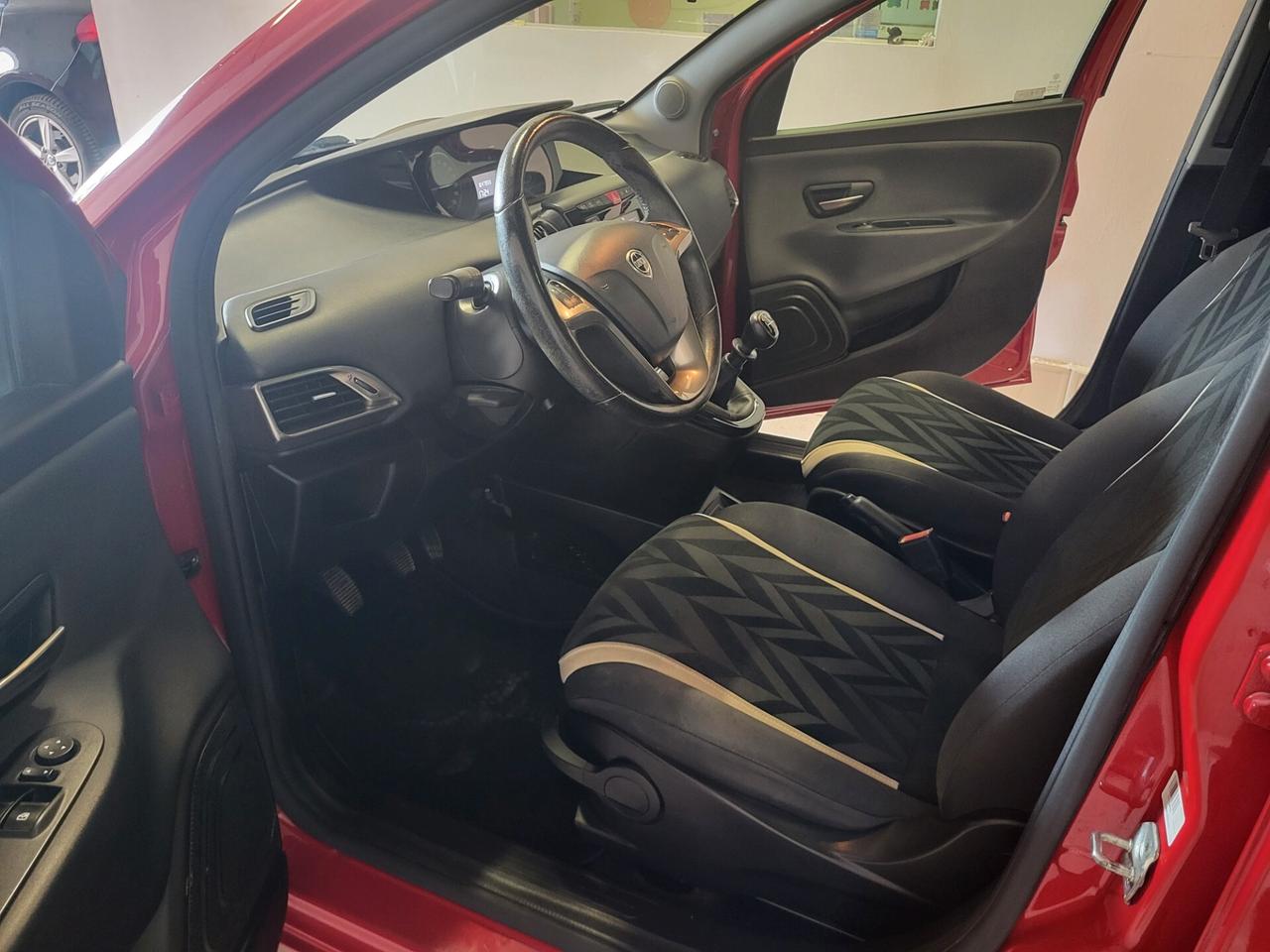 Lancia Ypsilon 1.2 69 CV 5 porte GPL Ecochic Gold