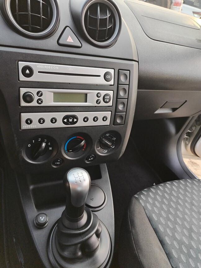 Ford Fiesta 1.4 TDCi 5p. Zetec 100000KM 2004