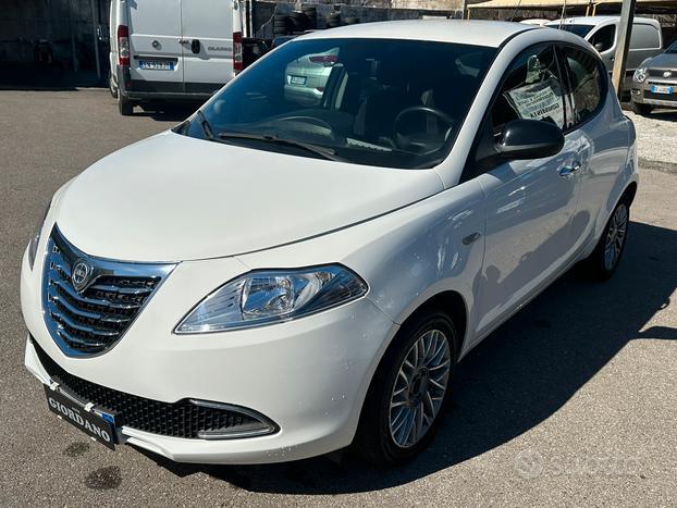 Lancia ypsilon 1.3 mj 95 cv