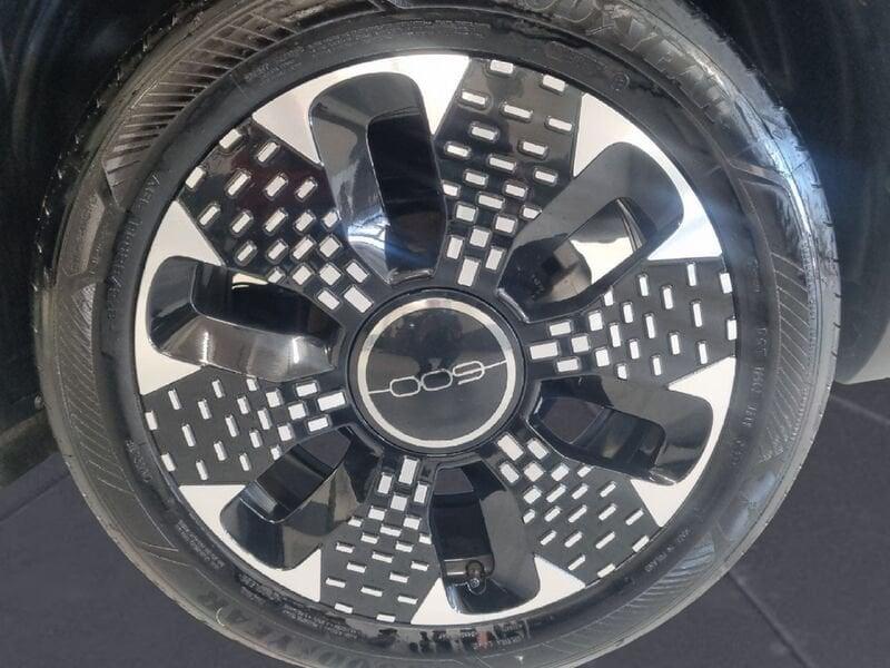 FIAT 600 (2023-->) Hybrid 100 CV DCT MHEV La Prima