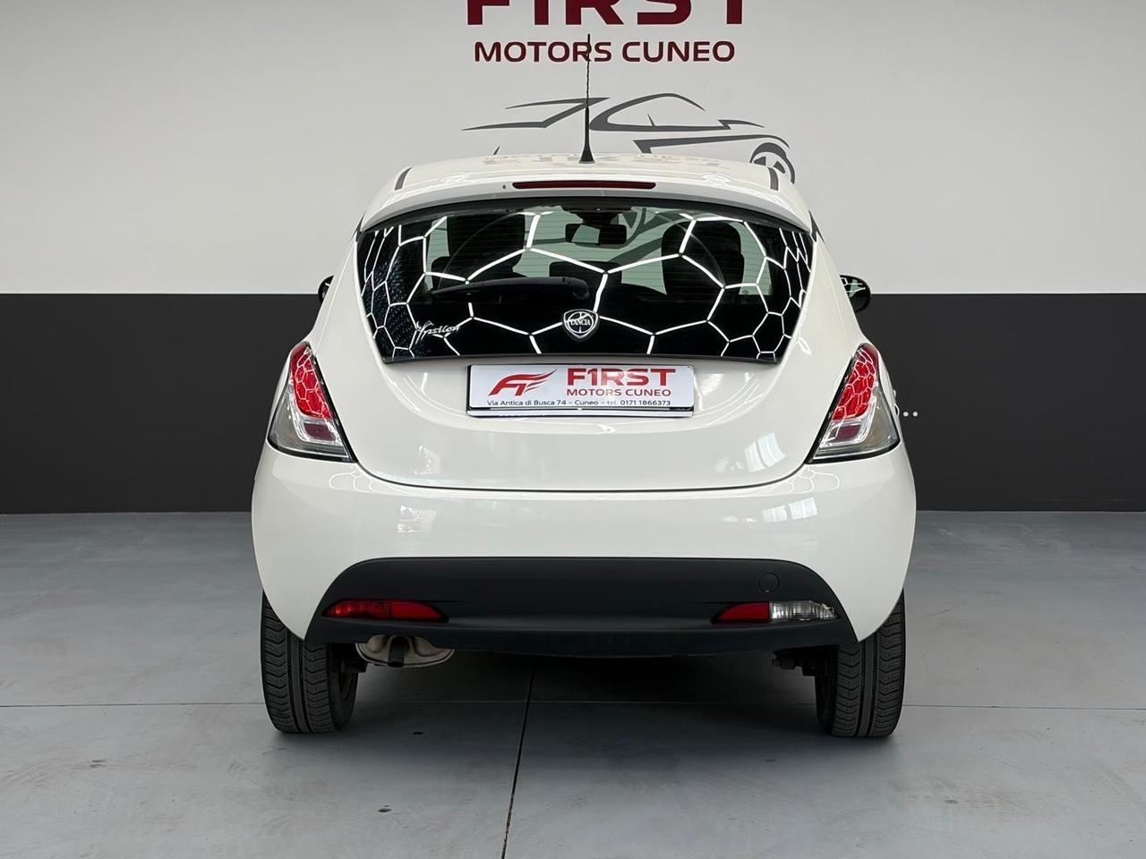 Lancia Ypsilon 1.2 69 CV 5 porte S&S Platinum