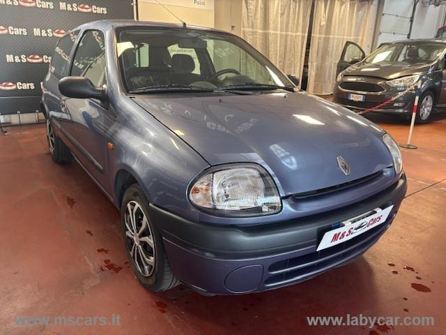 RENAULT Clio 1.2 3p. RT