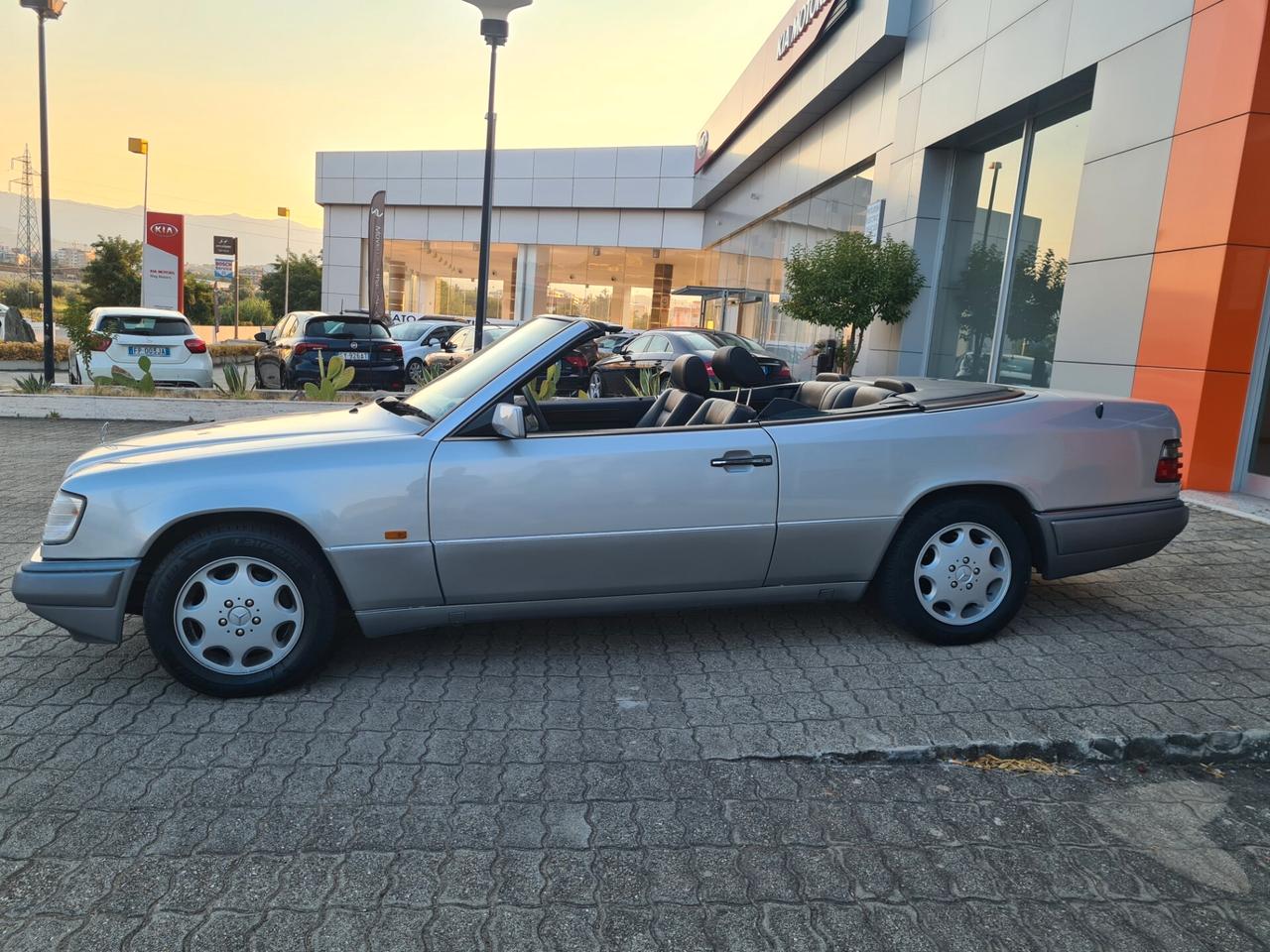 Mercedes-benz E 200-16v Cabriolet A.S.I.