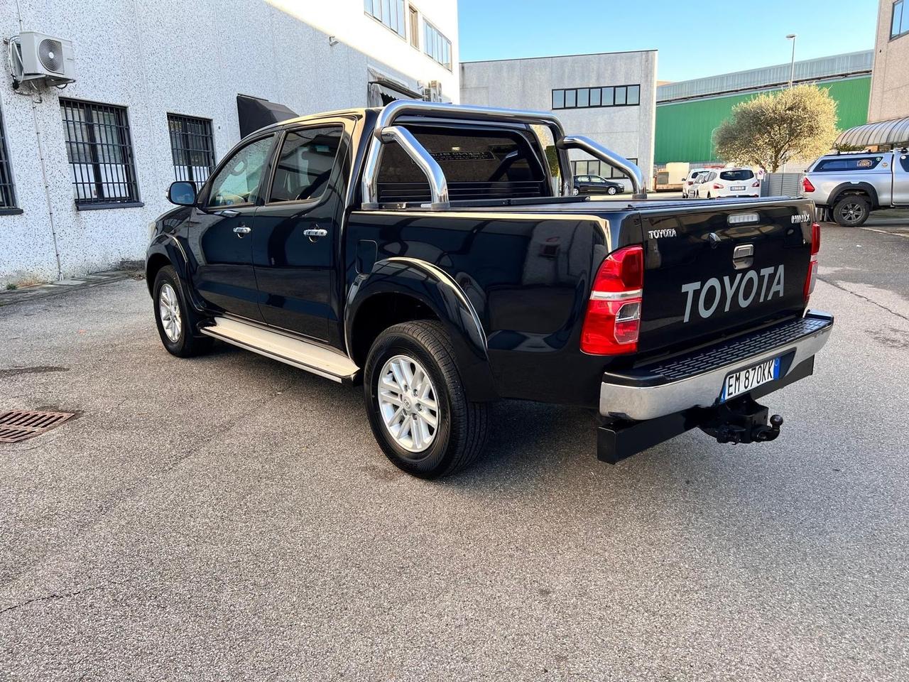 Toyota Hilux Autocarro 5Posti