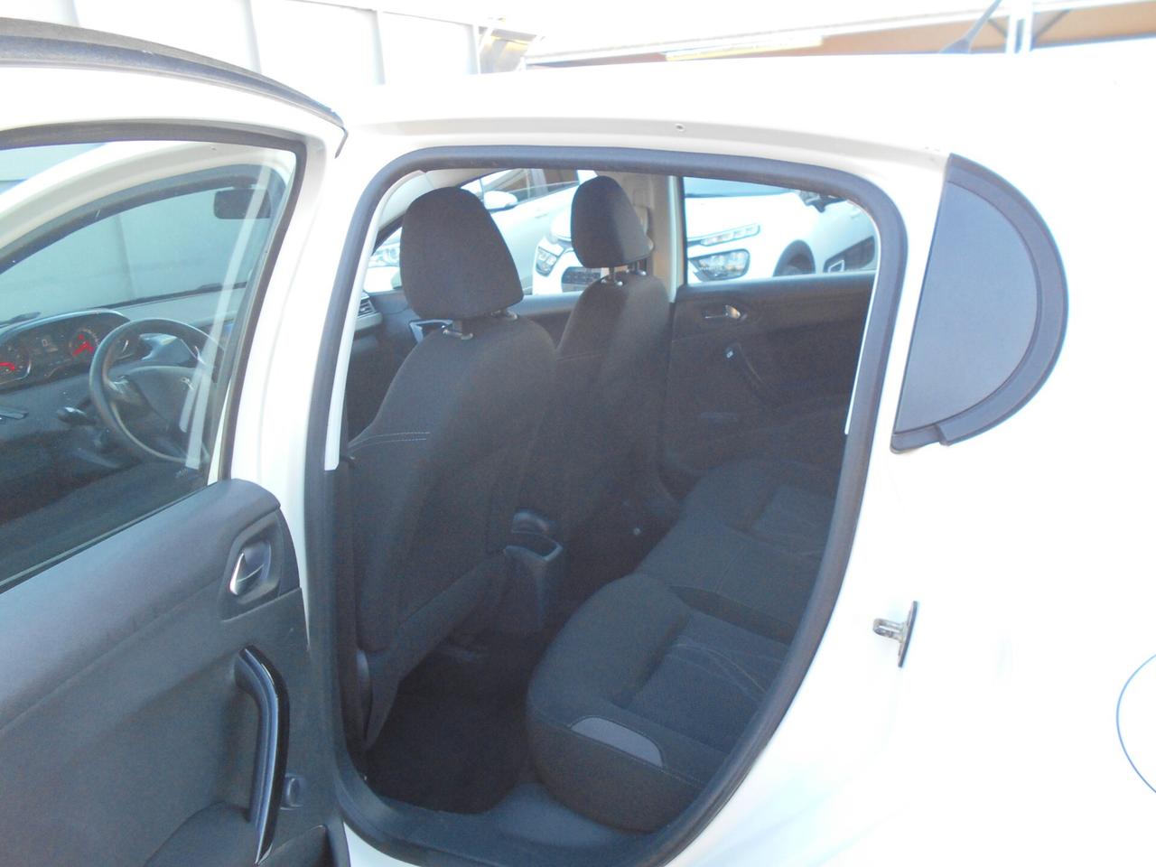 Peugeot 208 1.4 HDi 68 CV 5 porte Allure