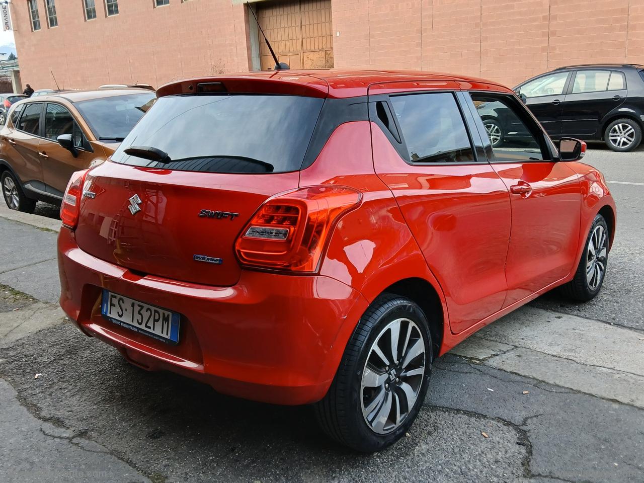 SUZUKI Swift 1.2 Hybrid Top