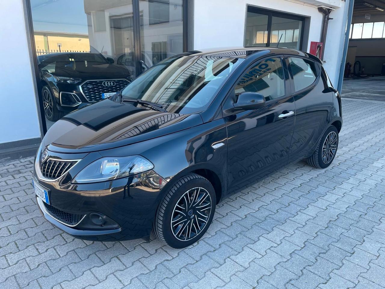 Lancia Ypsilon 1.0 FireFly 5 porte S&S Hybrid Gold Plus