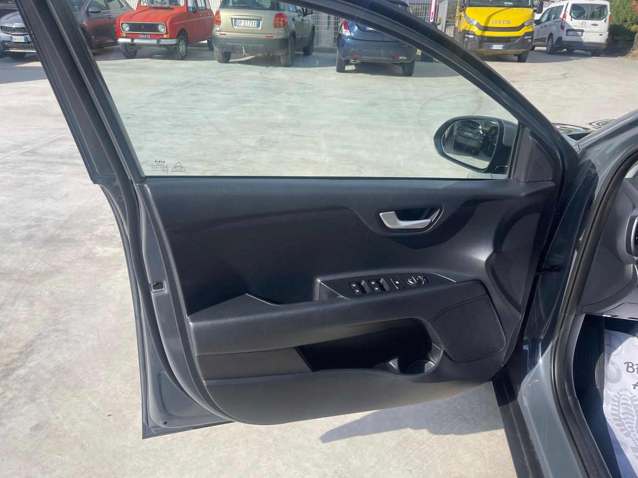 Kia Stonic 1.0 T-GDi 100 CV MHEV iMT Style