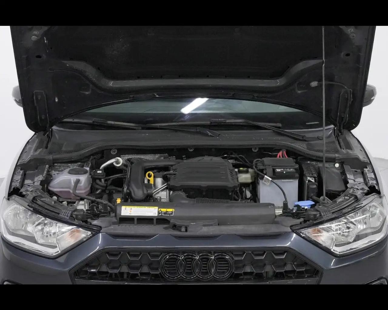 Audi A1 Sportback 1.0 TFSI Admired Black Look Benzina