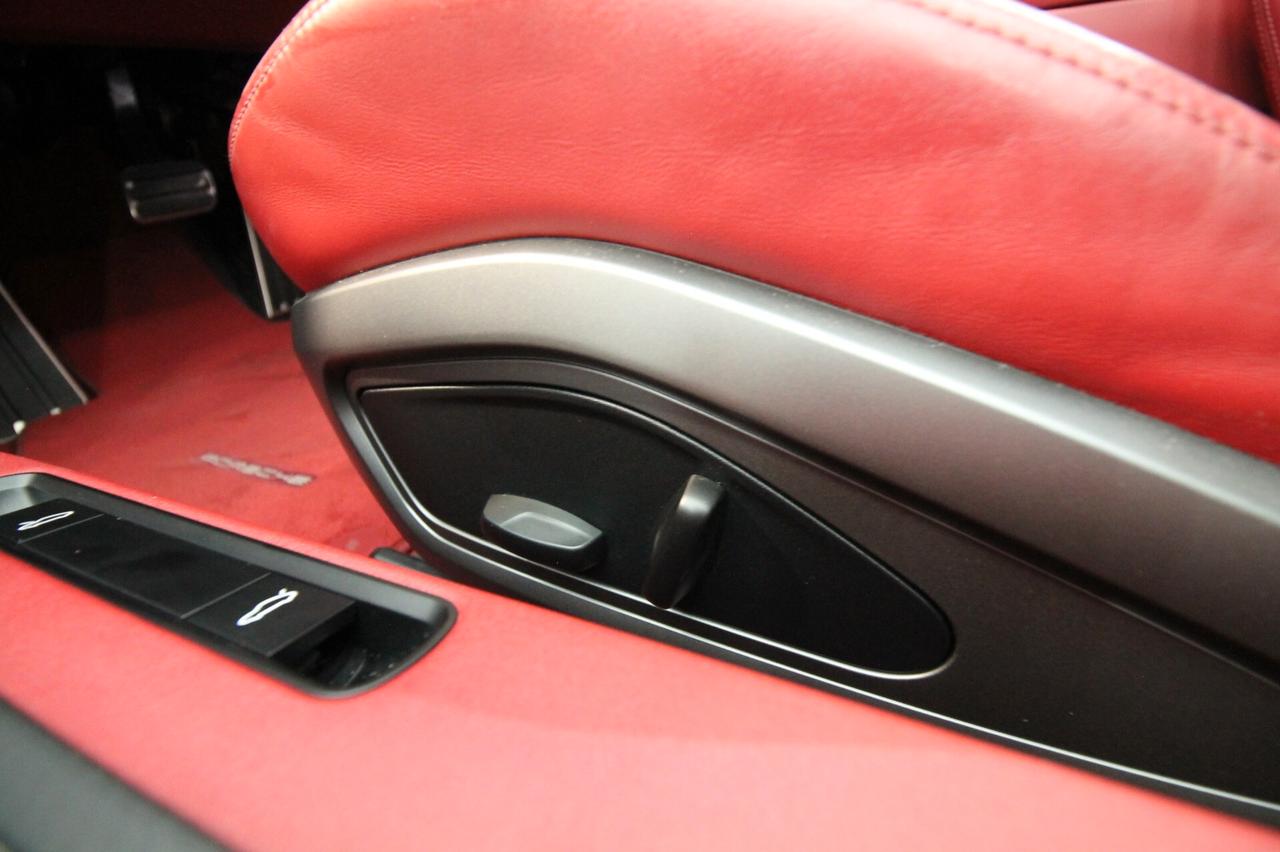 PORSCHE CARRERA 911 CABRIO