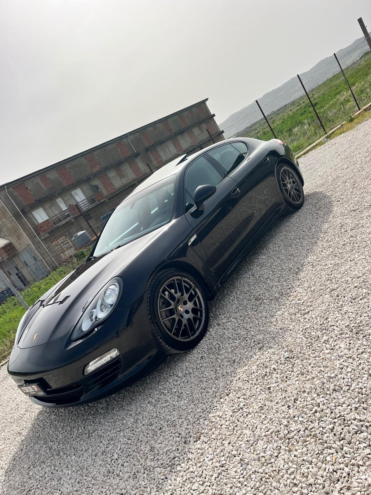 Porsche Panamera tetto apribile