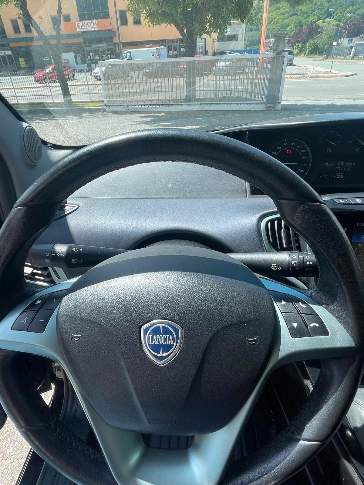 Lancia Ypsilon 1.0 FireFly 5 porte S&S Hybrid Gold Plus