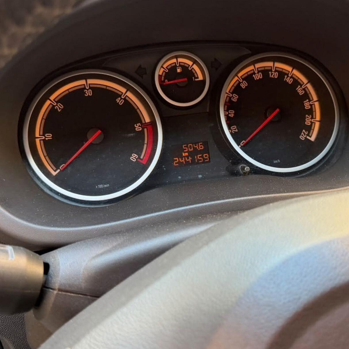 Opel Corsa 1.3 CDTI - 75CV