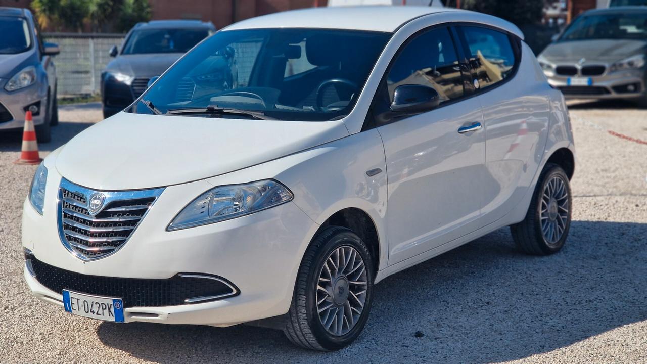 Lancia Ypsilon 0.9 TwinAir Metano Ecochic Gold