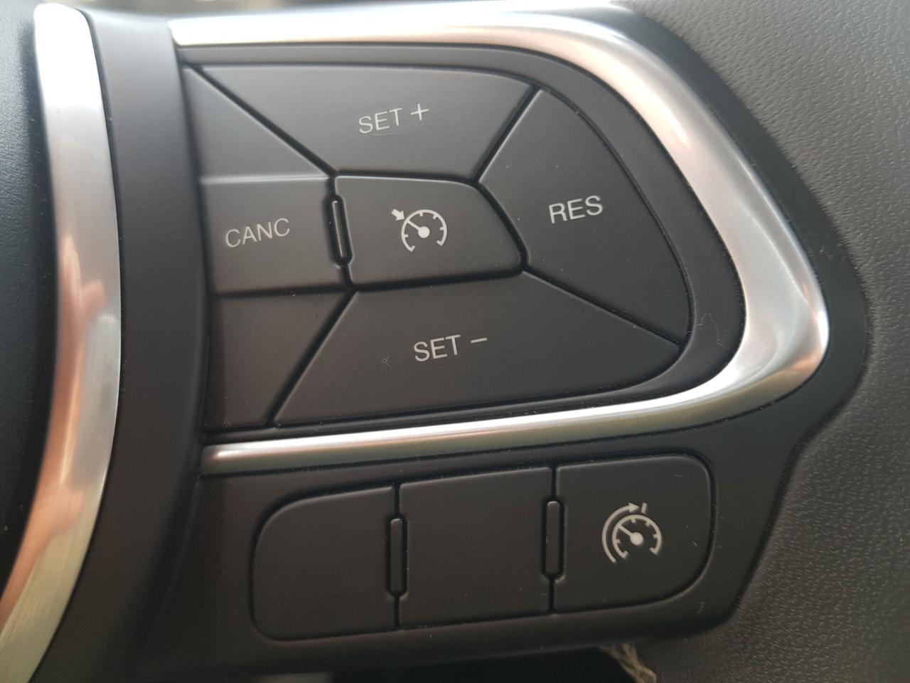 Fiat Tipo Cross 1.6 Mjt 130cv Navy Led Cruise Sensori