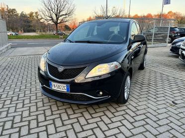 Lancia Ypsilon 1.2 69 CV 5 porte Silver