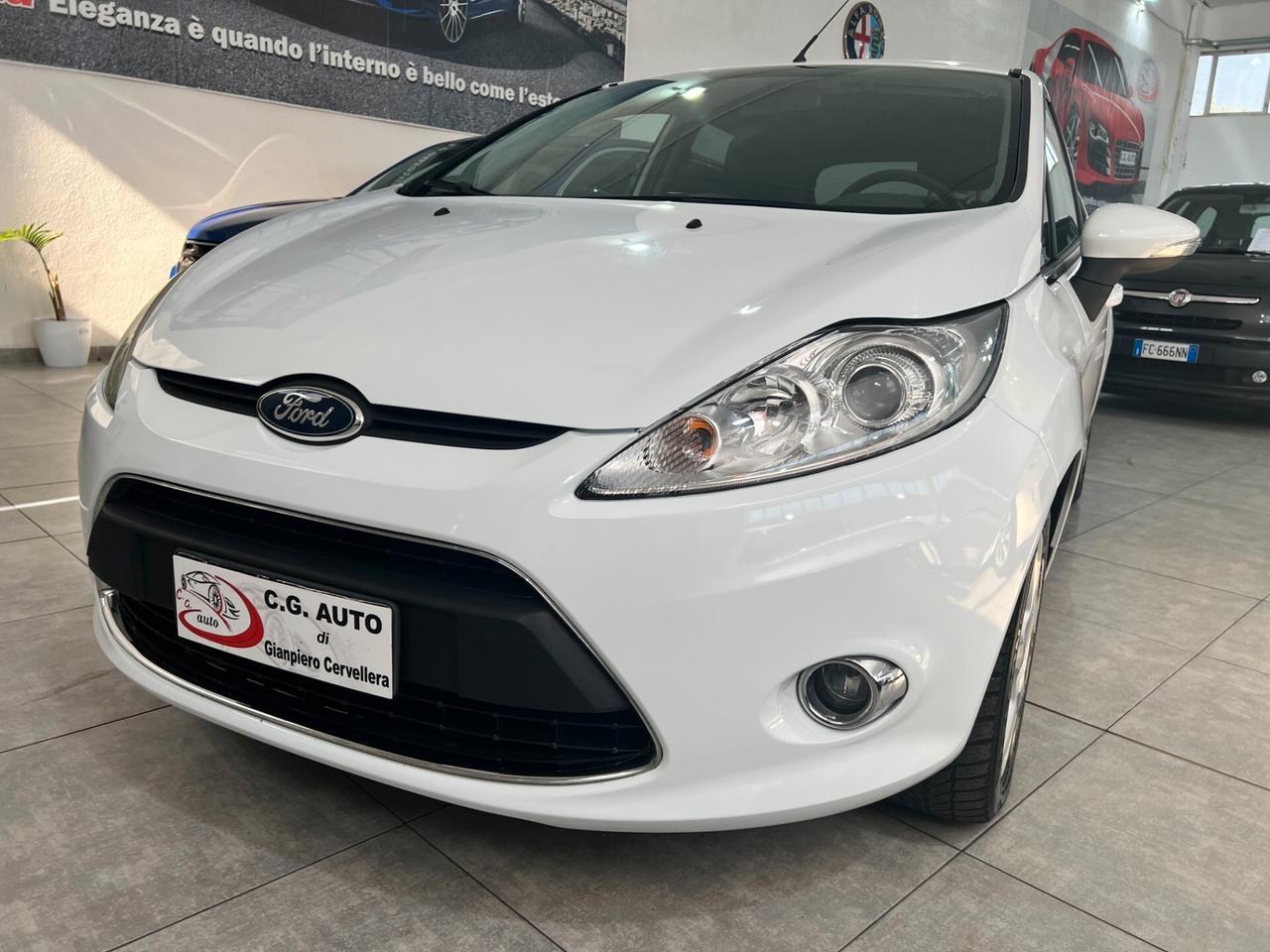 Ford Fiesta 1.4 TDCi 70CV - TITANIUM - 2011