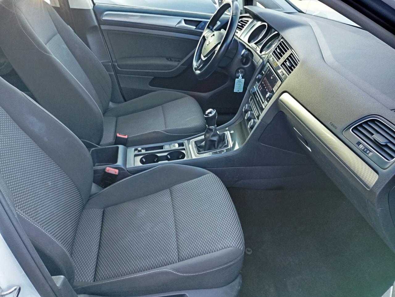 Volkswagen Golf 5P 1.0 TSI 85CV Trendline BMT