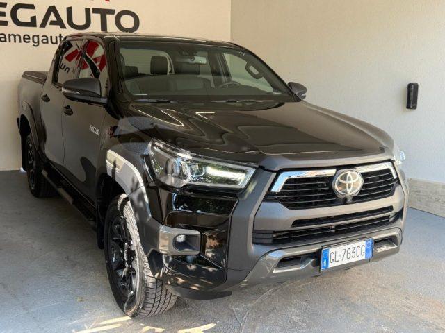 TOYOTA Hilux 2.8 D A/T 4WD 4 porte Double Cab Invincible
